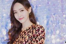 娱乐吃瓜酱一见钟情,一见钟情，揭秘明星甜蜜邂逅背后的故事